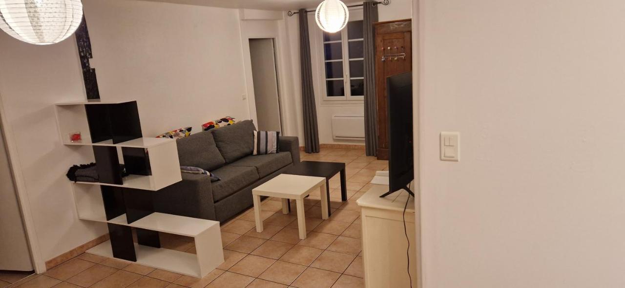 Maison Au Coeur De La Rue Pietonne Saint-Jean-Pied-de-Port Eksteriør bilde